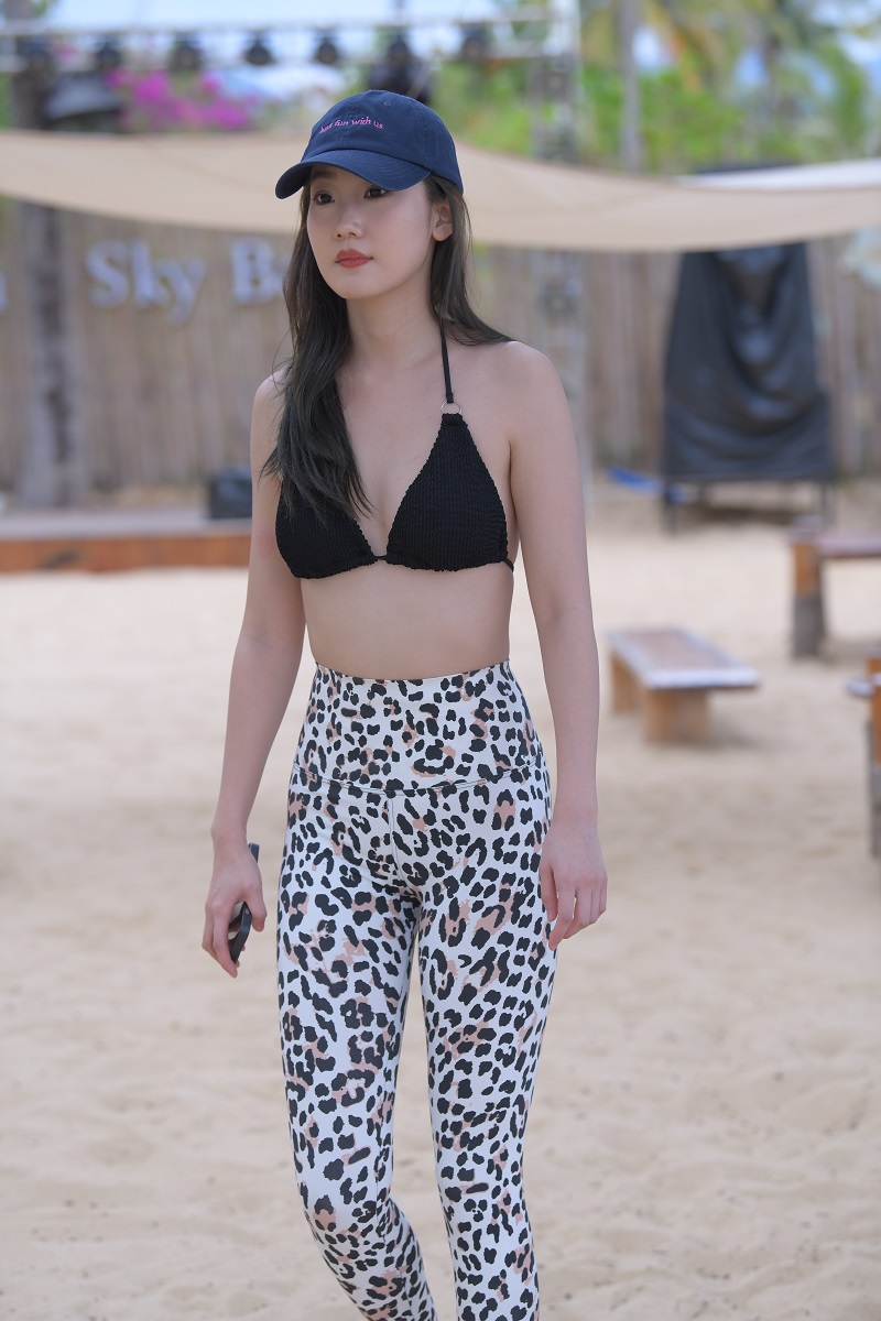 一始街拍模拍作品 小野猫